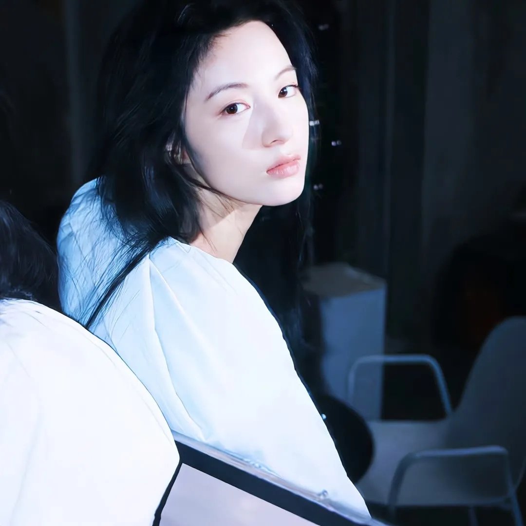 五女餐厅封面